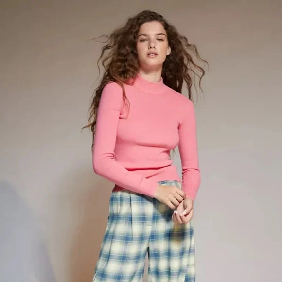 Urban Outfitters New With Tags Pink Turtleneck sweater - Picture 2 of 5